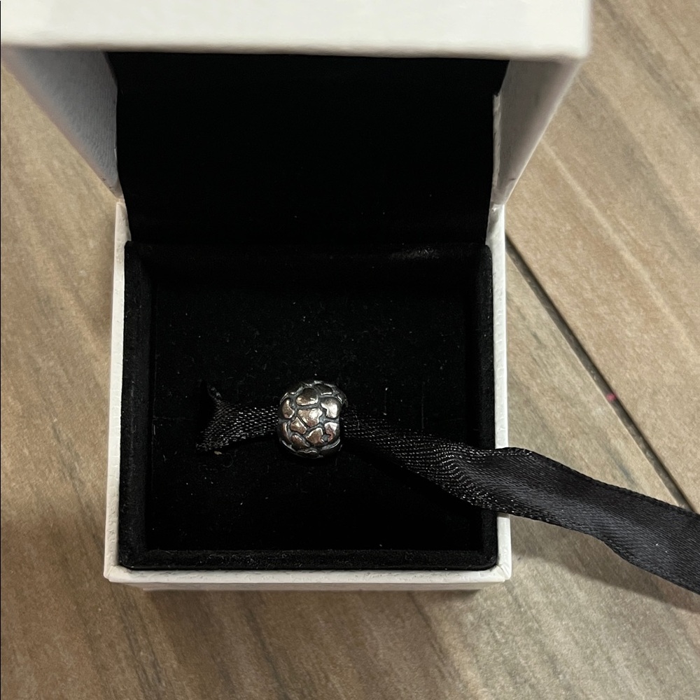 Pandora Silver hearts Charm